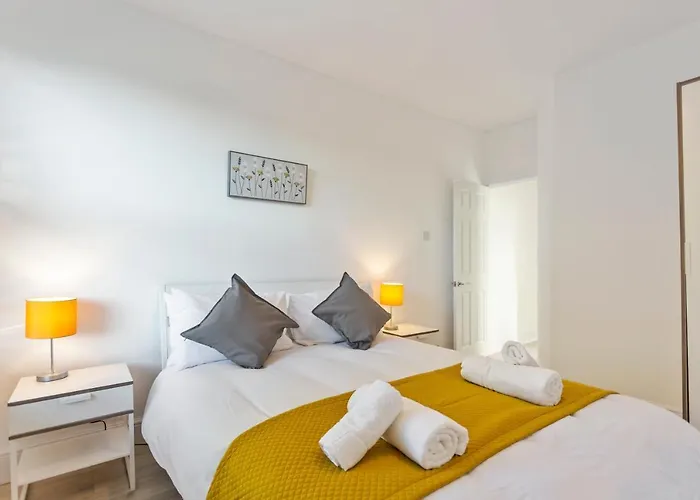 Jasmine Villa A - Ideal For Qmc & Uni - Free Parking